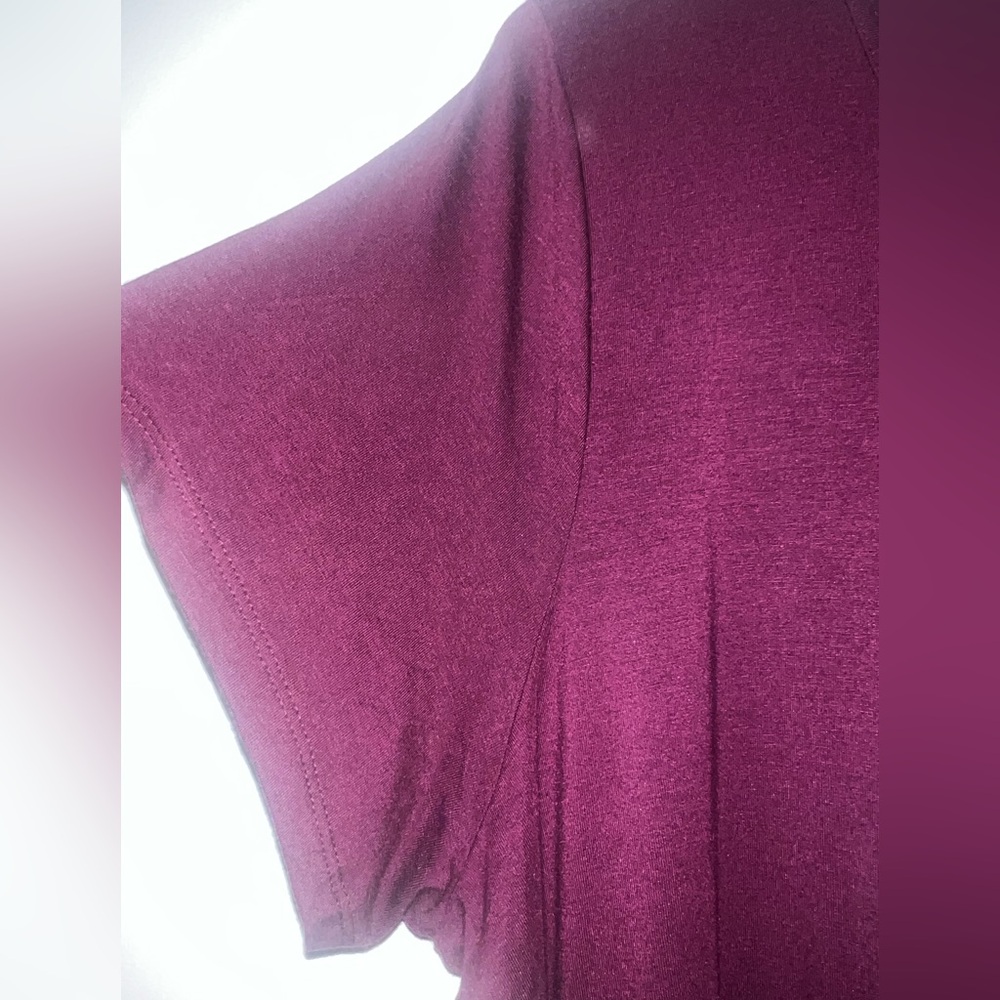 Torrid Burgundy Love Graphic Tee - Picture 5 of 12
